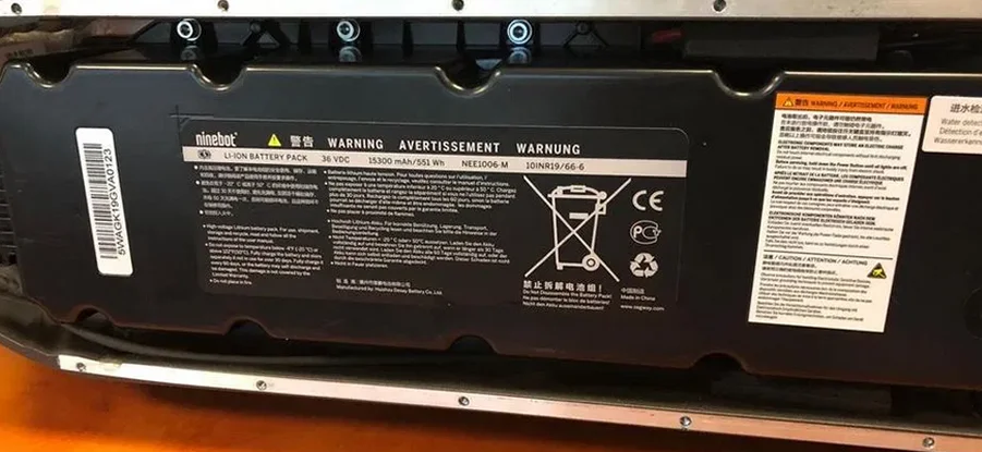 E-Scooter Akku: Lebensdauer von Lithium-Ionen Akkus verlängern (lagern und aufladen)